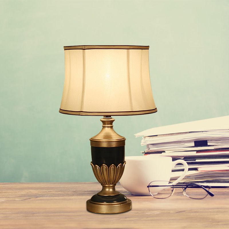 Vintage Drum Shaped Desk Lighting 1 Head Fabric Night Table Lamp with Black/Brown/Green Pot Base