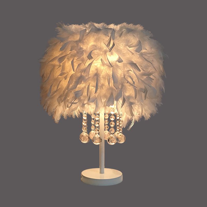 Feather Round Night Stand Lamp Light Contemporary 1-Bulb Red/Rosa/Purple Table Light con goccia di cristallo e base bianca/cromata