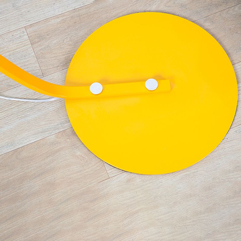 Lámpara de lectura de piso de metal de macarrón arqueado luz de piso de 1 luz para dormitorio