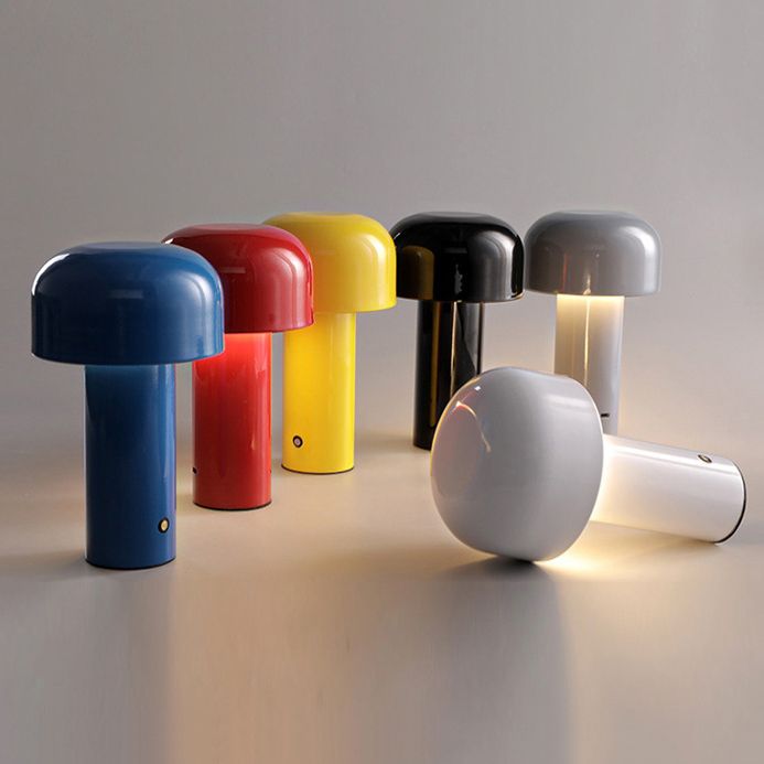 Modern Chargeable Table Lamp 1-Light Desk Light with Iron Shade for Living Room