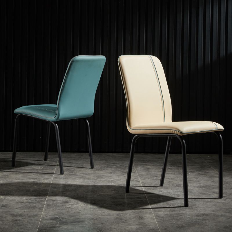 Silla de comedor de cuero de estilo moderno, silla sin brazos de cocina con patas de metal