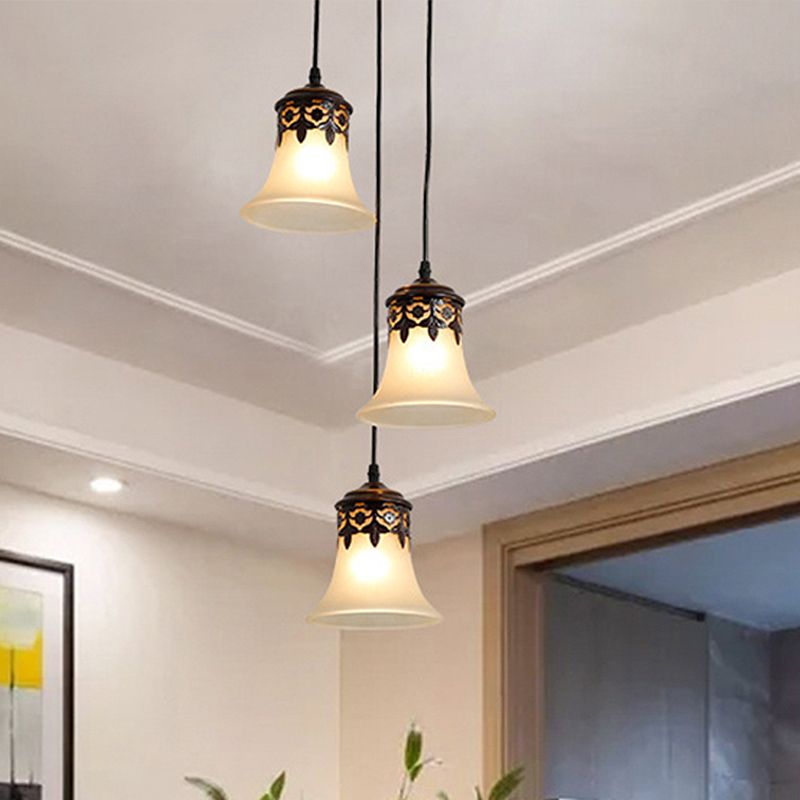 Schwarzer Bell -Cluster -Anhänger traditioneller gefrosteter Glas 3 Lichter Wohnzimmer Hanging Lampe