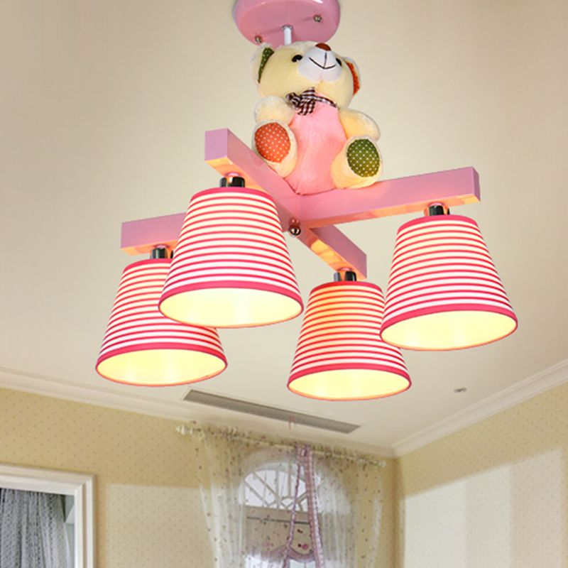 Canna rosa semi-montaggio illuminazione per bambini tessuto a 4-bulbici vicino alla lampada del soffitto con arredamento per orso
