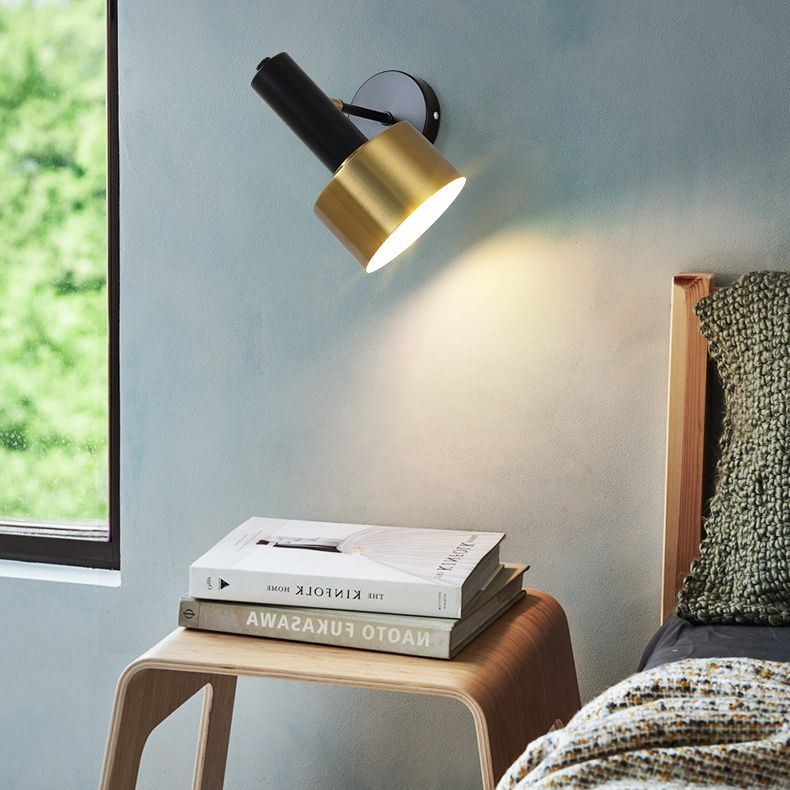 Postmoderne Small Wall Lampe métallique 1 tête de chevet de chevet.