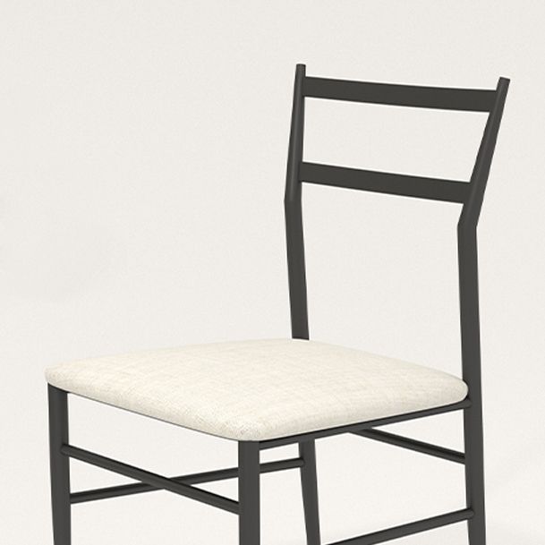 Gestoffeerde armloze eetkamerstoelen ladder achterzijde stoelen met metalen benen