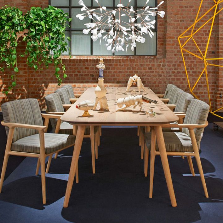 Traditional Solid Back Dining Armchair Upholstered Arm Chairs with Wood Legs
