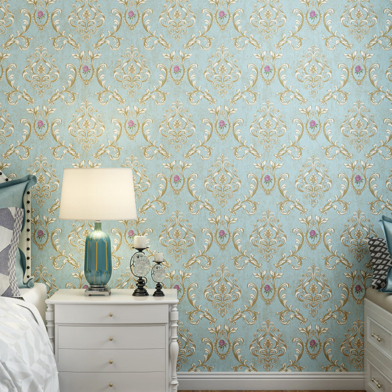 Nostalgic 57.1-sq ft Wallpaper Damask Washable Wall Covering in Light Color for Bedroom