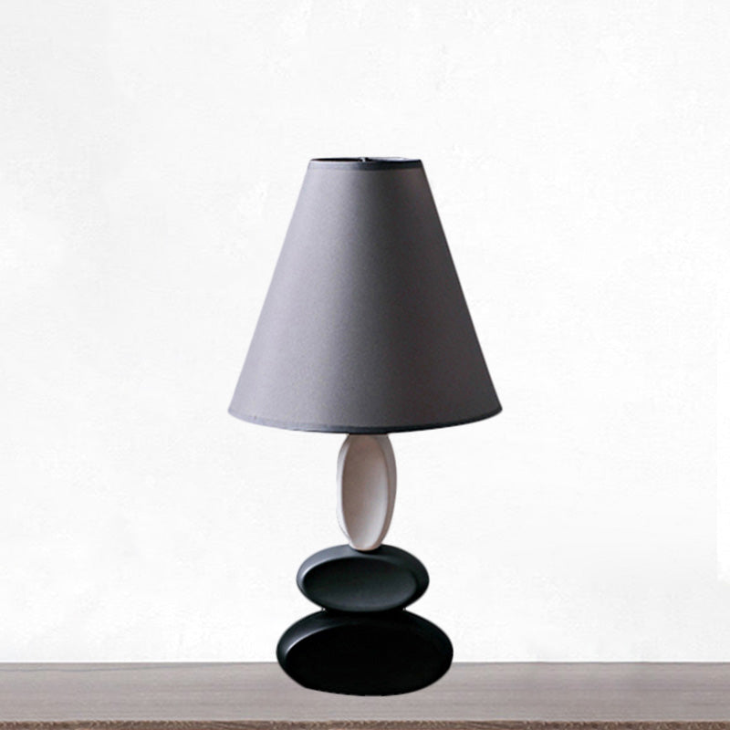 Lampada da comodino da comodino in tessuto tradizionale a forma affusolata grigia