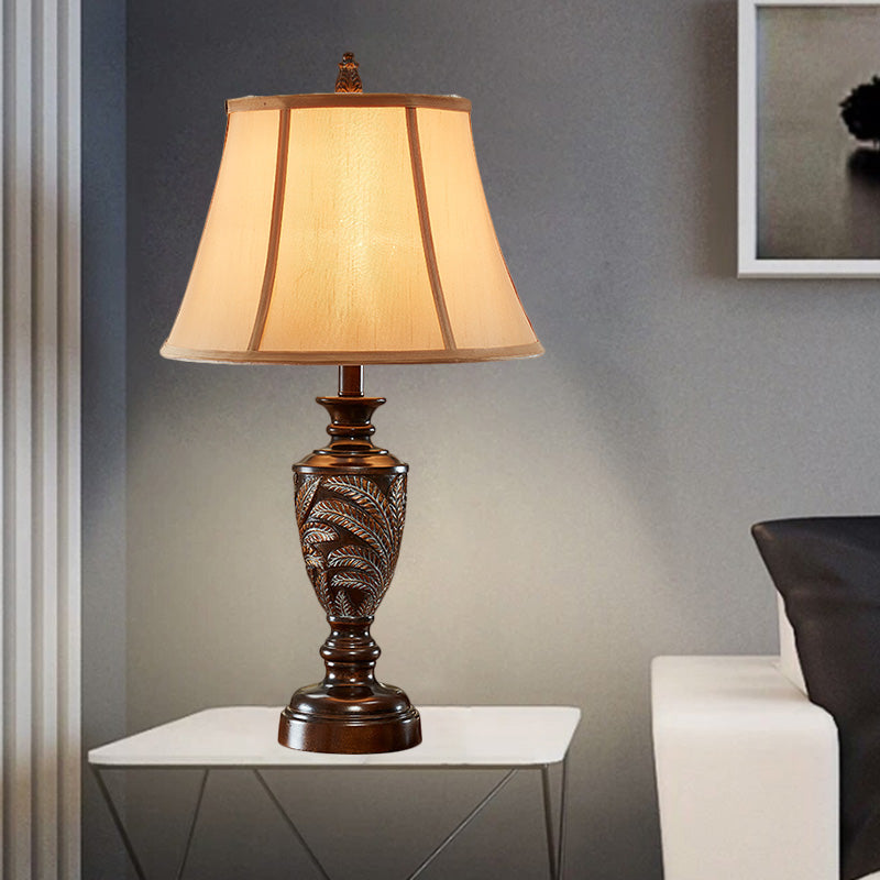 Bronze 1 Light Light Light Traditional Fabric en forme de table lampe de table avec base de résine de police