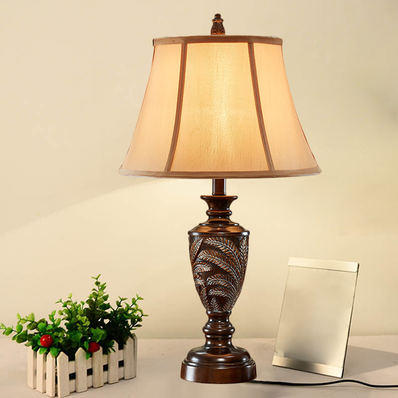 Bronce 1 lámpara de mesa de campana de tela de escritorio de bronce 1 de luz con base de resina de fuente