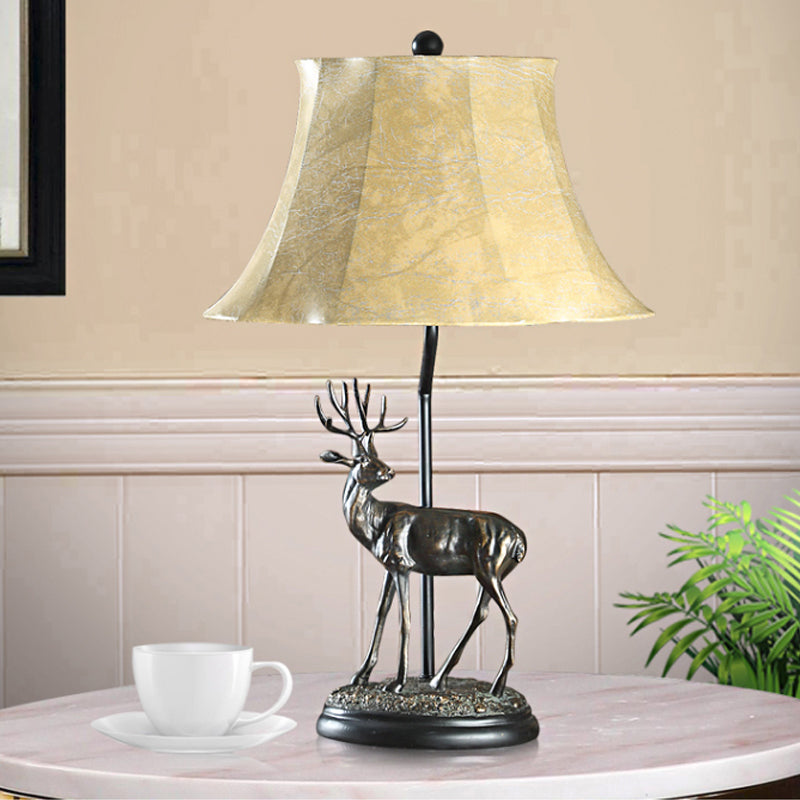 Table à 1 lampe beige Lumière Rural Rural Metal Metal en forme de nuit de nuit avec ombre en tissu