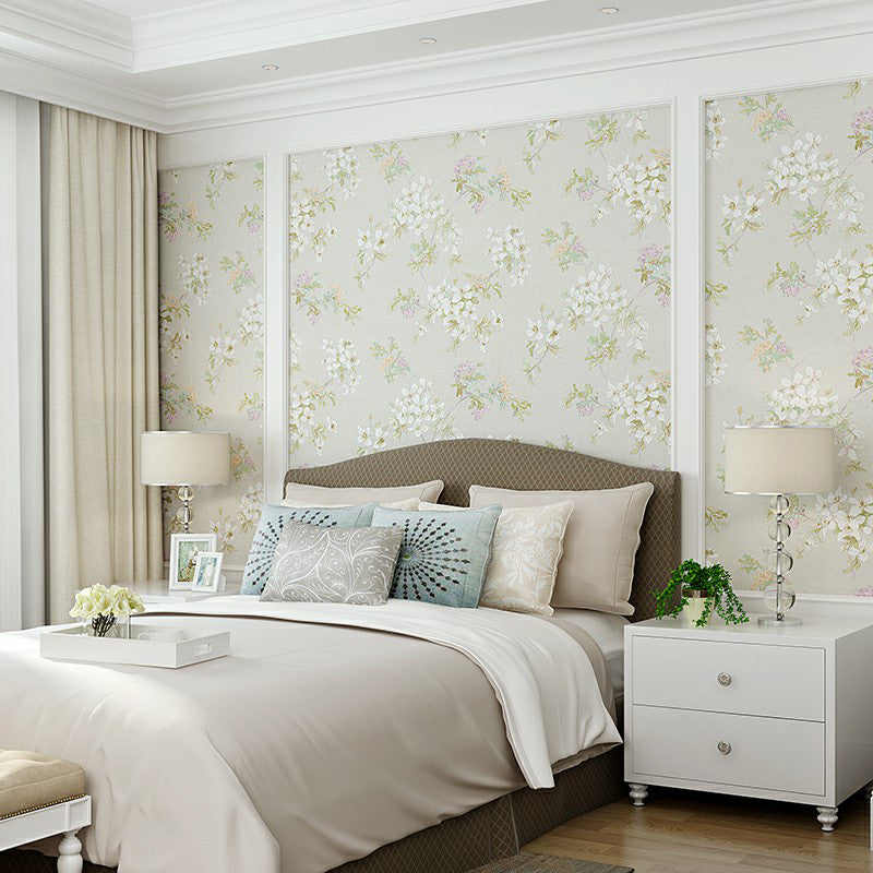 Blooming Flower Wallpaper Rural Semi-Gloss Wall Covering in Pastel Color for Bedroom