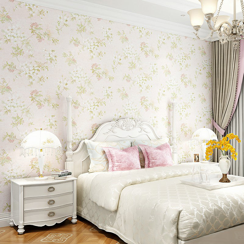Blooming Flower Wallpaper Rural Semi-Gloss Wall Covering in Pastel Color for Bedroom