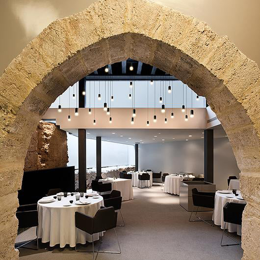 Línea de iluminación colgante de metal contemporáneo 1/3/9 Luz de techo negro ligero Luz de techo negro para sala de estar