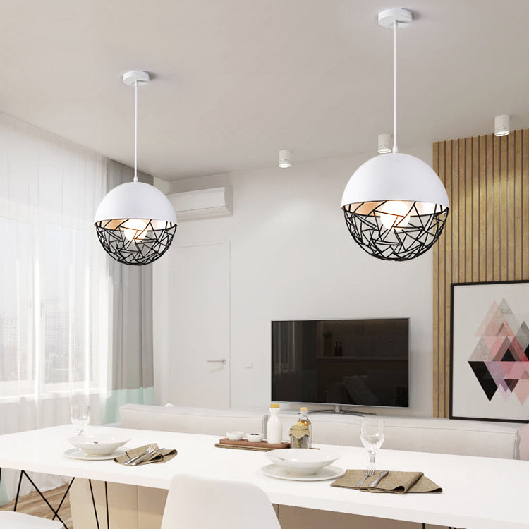 Diseño hueco Metal Sphere Pendse Light Fixture 1 Bulbo Contemporánea Luz suspendida en negro/negro