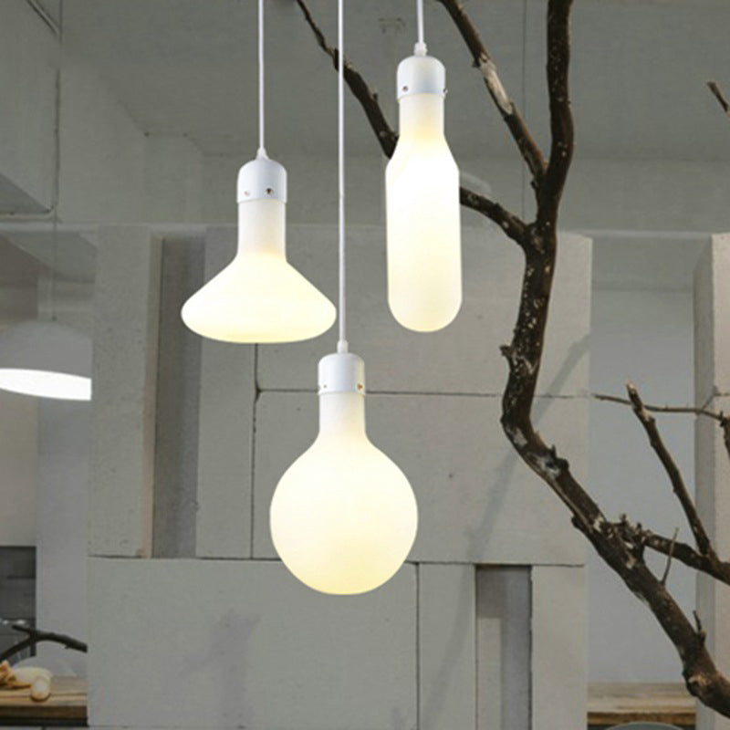 Moderna Ligera de lámpara de luz 1 con sombra de vidrio blanco Bola de plata/cono/lámpara colgante en forma de píldora