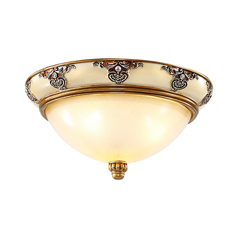 Classic Dome Shade Flush Monte Opal Glass 3 Bulbi 15 "/19" Larghezza Flush Soffsh Light Fixture in Gold