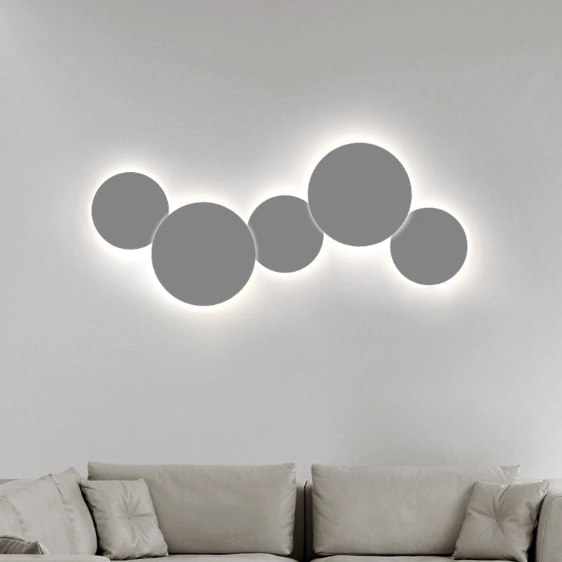 Lámpara de pared de metal de metal en forma de minimalismo iluminación de pared LED integrada de luz cálida/blanca en gris/blanco, 47.5 "/52" de ancho
