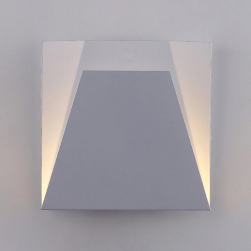 Geometric Metal Wall Lamp Simplistic Style LED White Wall Light Sconce in Warm/White Lighting for Bedroom