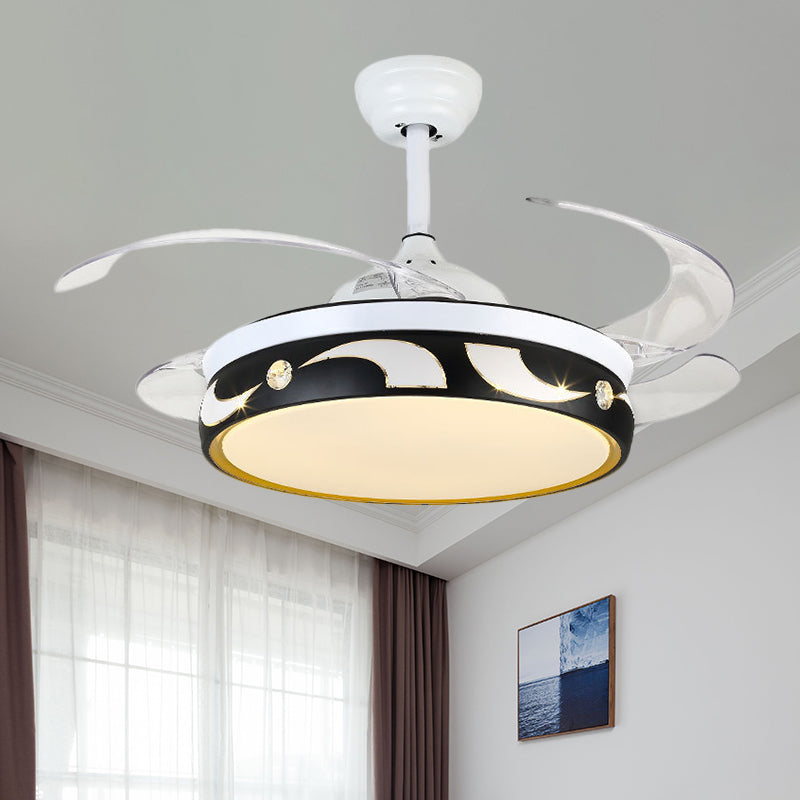 42,5 "W Drum Anhänger Lüfterlampe Moderne Acryl-Schwarzweiß 4-Blade-LED Semi Flush Deckenlicht mit Sonnen- und Mondmuster