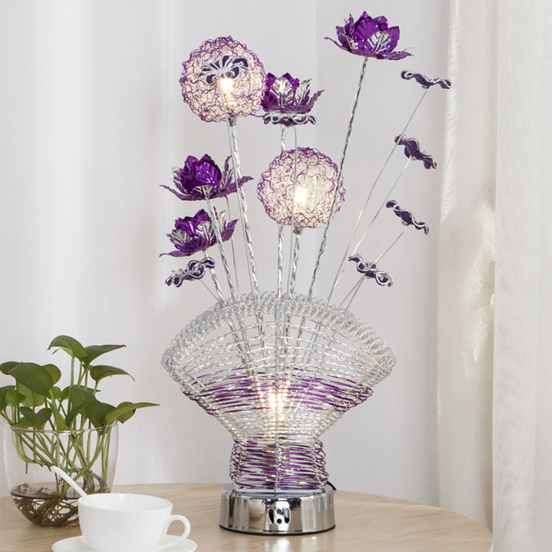 Table en aluminium en forme de ventilateur LAMPE DE CHAMBRE LED DÉCORATIVE avec décoration de rose et de pissenlit en rouge / violet