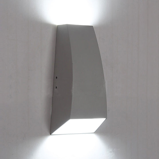 Black/Gray Geometric Wall Sconce Lamp Modern Style LED Aluminum Wall Light Fixture in White/Warm Lighting