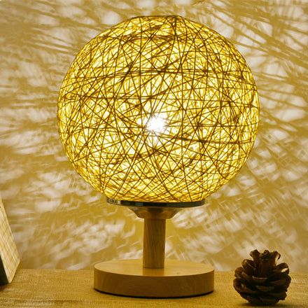 Lampada da tavolo intrecciata a mano rattan Contemporary 6 "/7" W 1 Lulb Light/Red Table Light con ombra globale e base in legno