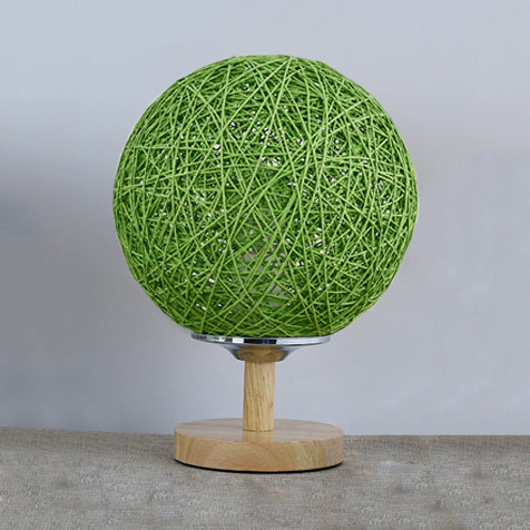 Lampada da tavolo intrecciata a mano rattan Contemporary 6 "/7" W 1 Lulb Light/Red Table Light con ombra globale e base in legno