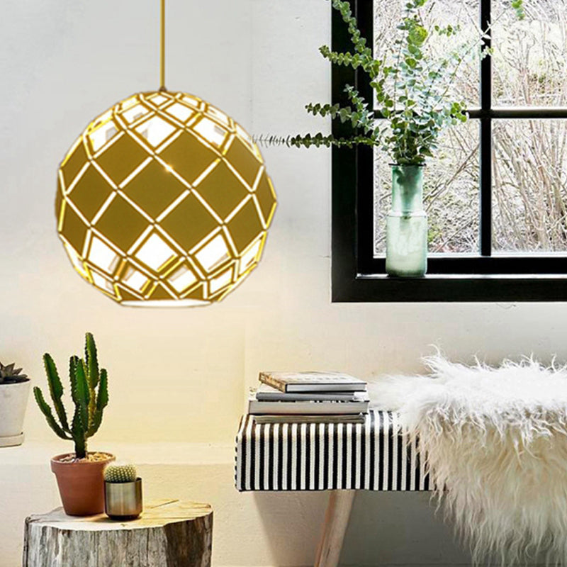 Luz de colgante de sombra de globo hueco de metal nórdico 1 Lámpara de techo azul claro/rojo/amarillo para sala de estudio