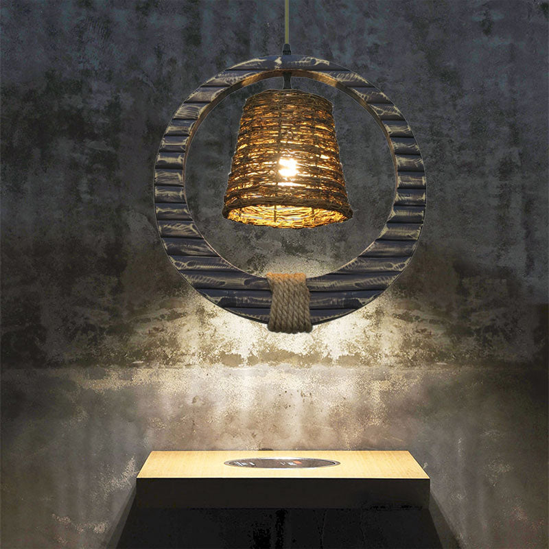 Luz de colgante de ratán Estilo moderno 1 cabezal lámpara colgante marrón con anillo vertical de madera