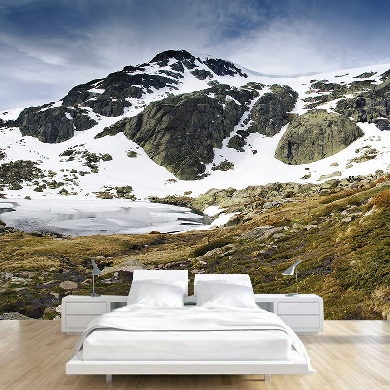 Non-Woven Waterproof Mural Modern Frozen Lake by the Snow Mountain Wall Decor in White-Green