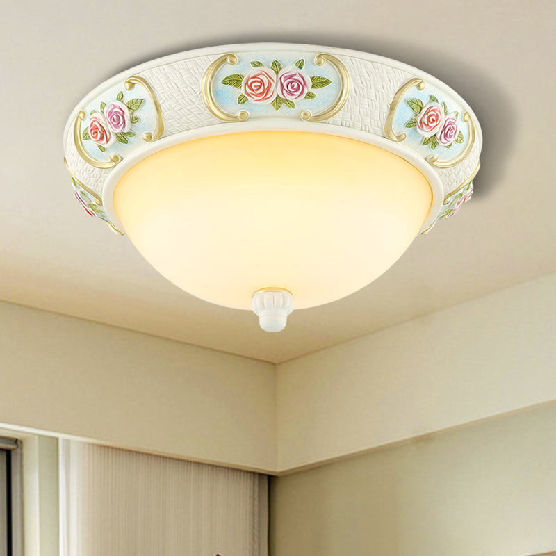 White Dome Ceiling Flush Light Rustikales Opal Glas 15 "/19" W 3-Birne Esszimmer Flushmount mit Geprägter Rose Decor