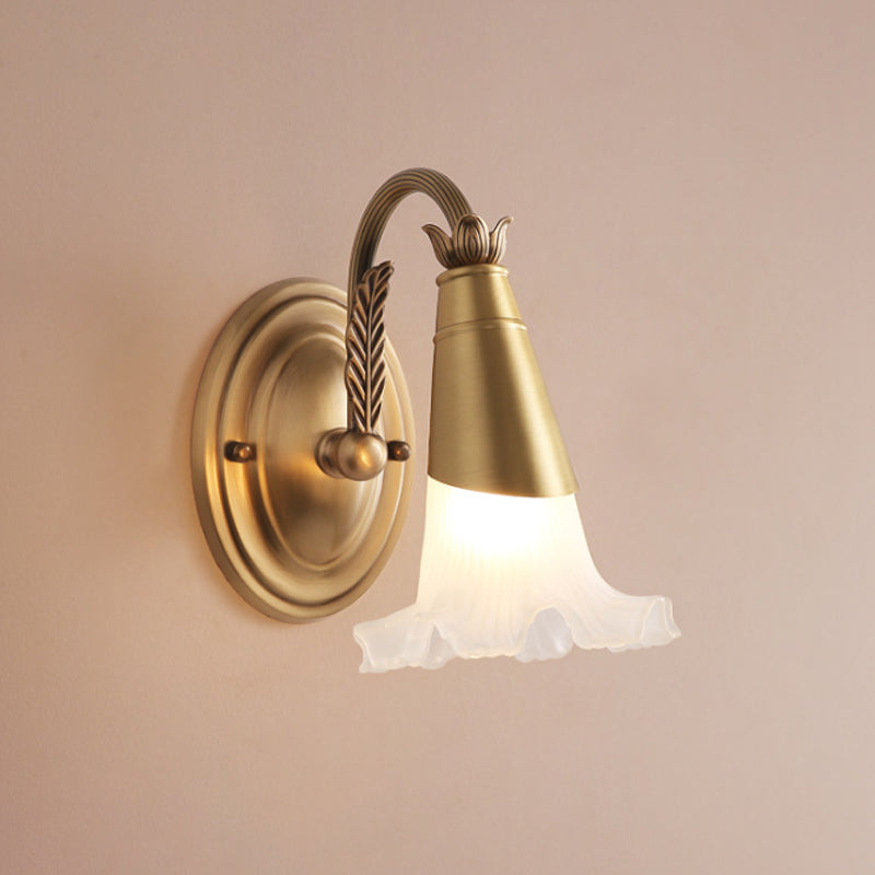 Goldkegel Waschtischbeleuchtung traditionelles weißes Glas 1/2/3-Kopf-Badezimmerwandlampe mit Salatverkleidung