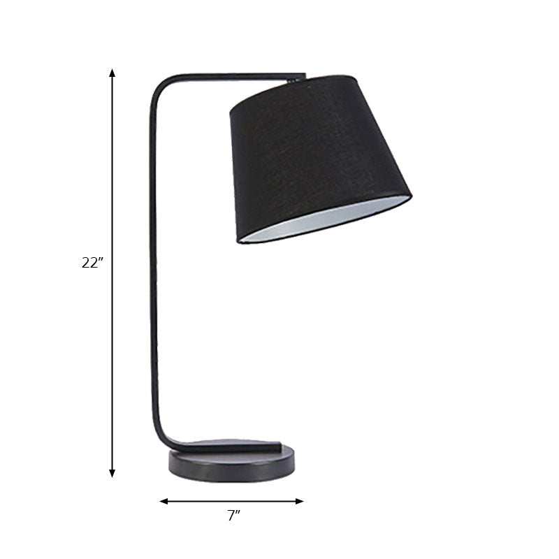 Stoff sich verjüngter Lesebuch hell zeitgenössische LED -Schreibtischlampe in Weiß/Schwarz mit Metallbasis