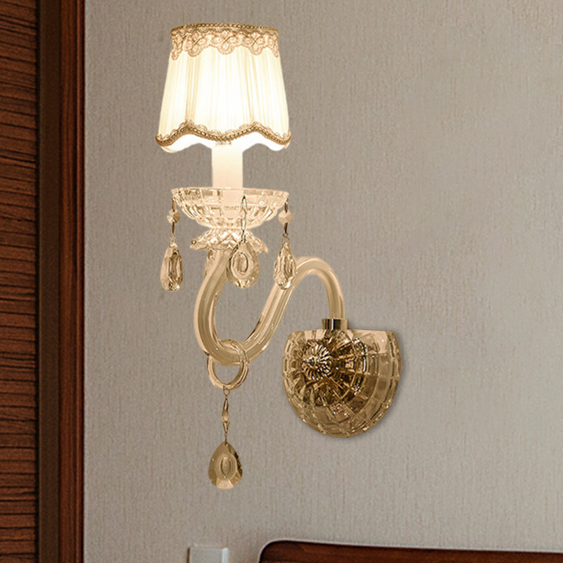 Lampada da parete a candela da 1/2 luci a candela tradizionale tradizionale luce a parete in cristallo chiaro con tonalità in tessuto a pieghe a botte smerlata