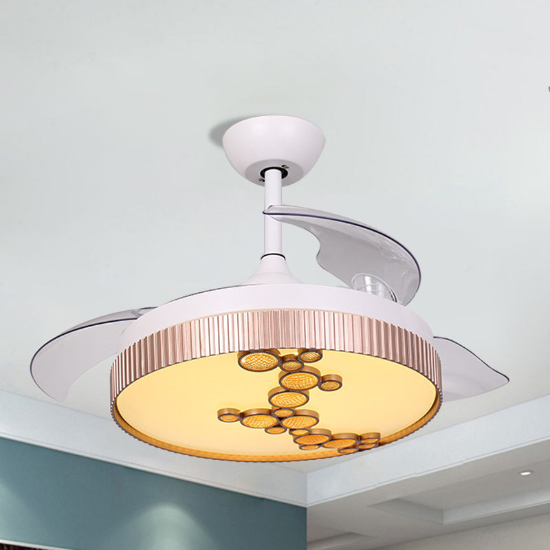 42 "Breedte Acryl Drum Semi Flush Mount Contemporary White 3 Blades LED -plafondventilator Licht met bellendecoratie