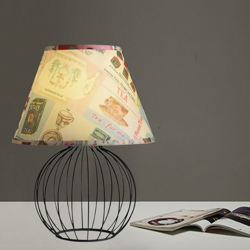 Éclairage de bureau de salon godet Tissu vintage 1 lumière Lumière de nuit noire avec base de cage orbe