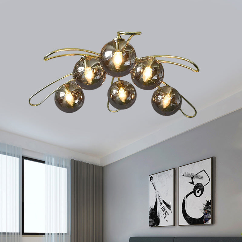 Rauchglaskugel Flush Kraut Mitte des Jahrhunderts 6 Lichter Messing Deckenmontagelampe mit Ast -Design