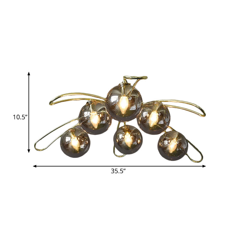 Rauchglaskugel Flush Kraut Mitte des Jahrhunderts 6 Lichter Messing Deckenmontagelampe mit Ast -Design
