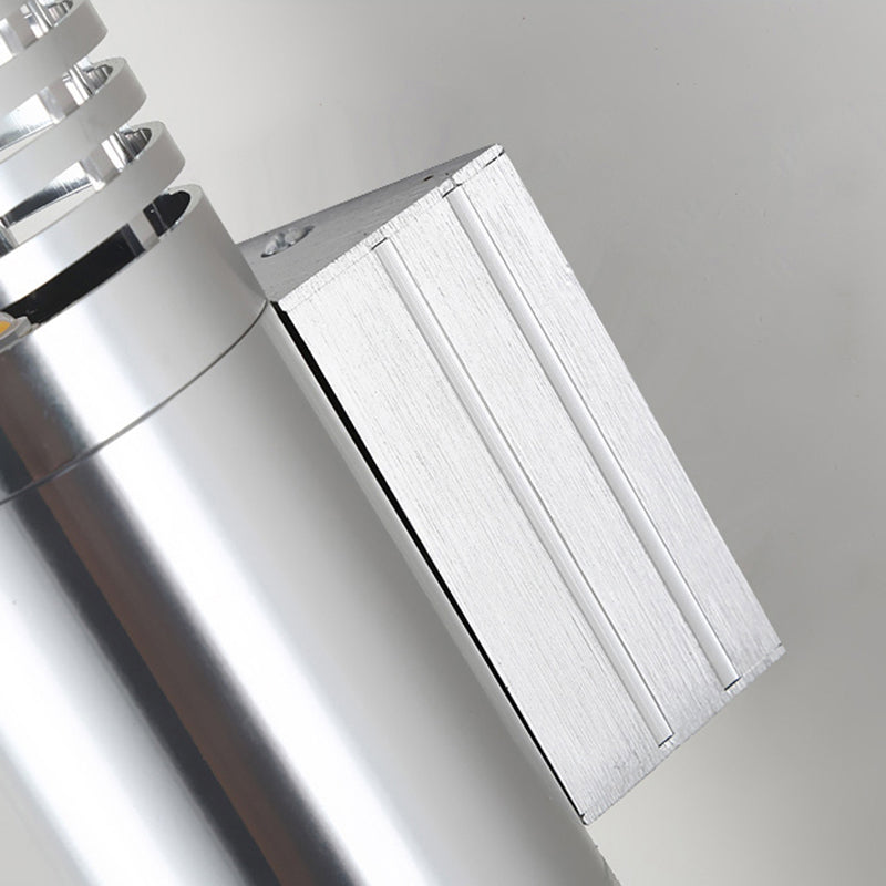 Éclairage mural métallique du cylindre LED moderne lampe murale chromée à LED moderne avec design creux dans un éclairage chaud / blanc