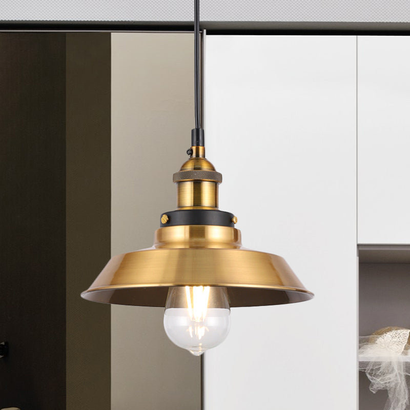 Antike Gold 1-Licht-Anhänger Beleuchtung Retro-Eisendeckel/flach/gehämmerter Kegel Hängende Leuchte über Esstisch