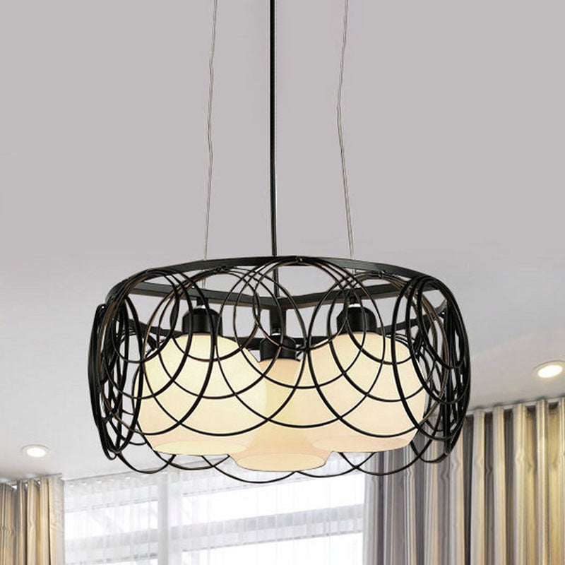 Retro sferisch hangende kroonluchter 3 bollen melkachtig glas naar beneden verlichting hanger in zwart met ronde kooi