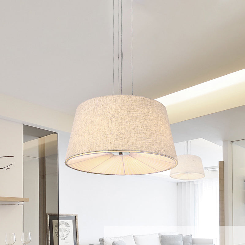 Moderne Kegelkegeldecke Kronleuchter Stoff 5-Bulb Este, hängendes Licht mit einem aufgelösten Diffusor in Flaxen