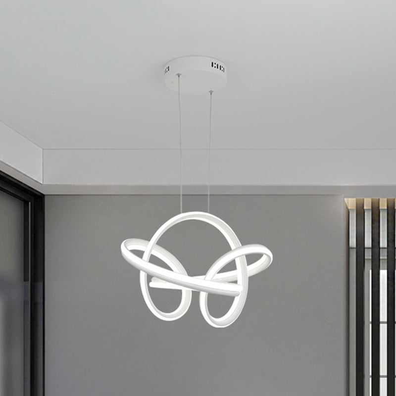 Moderne Zyklus -Acryl -Drop -Lampe integrierte LED -Kronleuchterleuchte in Weiß/Kaffee über dem Tisch