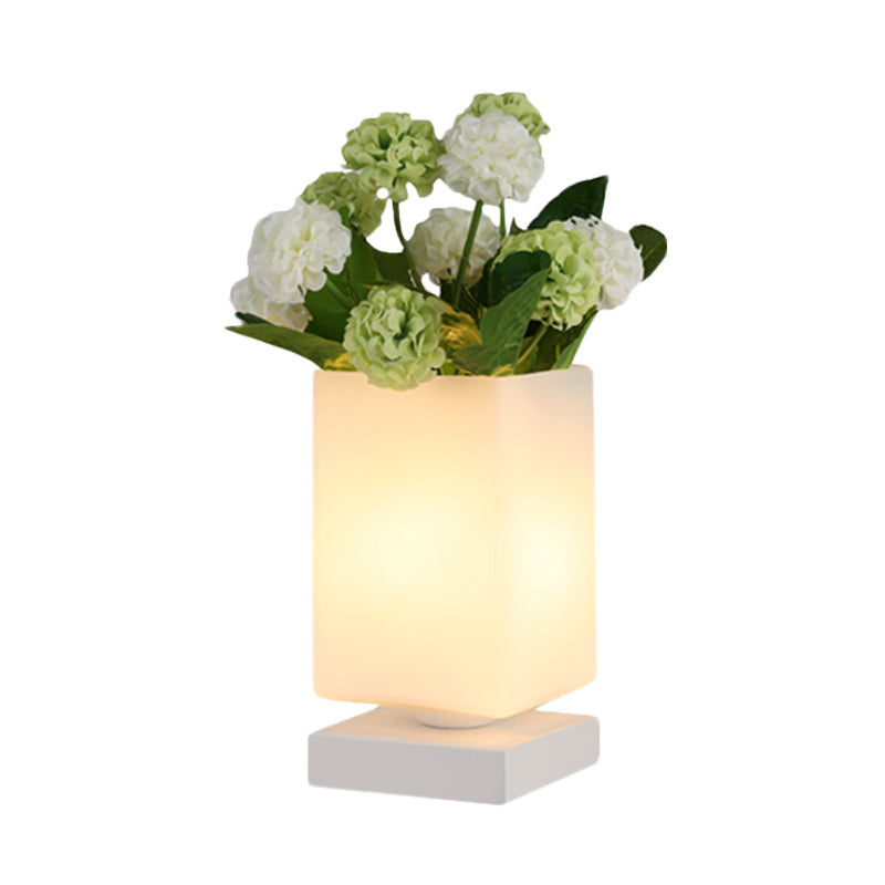 Art Deco Cono/rectángulo Lámpara de noche de vidrio blanco Iluminación de mesita de noche con decoración de flores para dormitorio