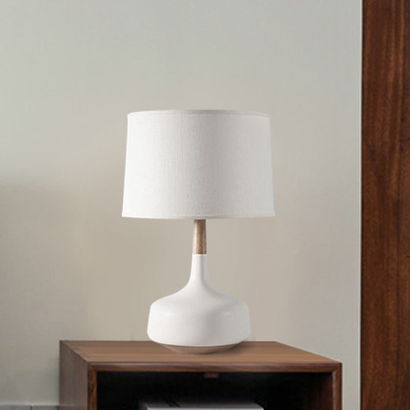 LAMPRE DE TABLE DE CHAMPE SAFFICATIQUE BLANC NORDIQUE 1 Éclairage de support de nuit en tissu léger avec piédestal en vase