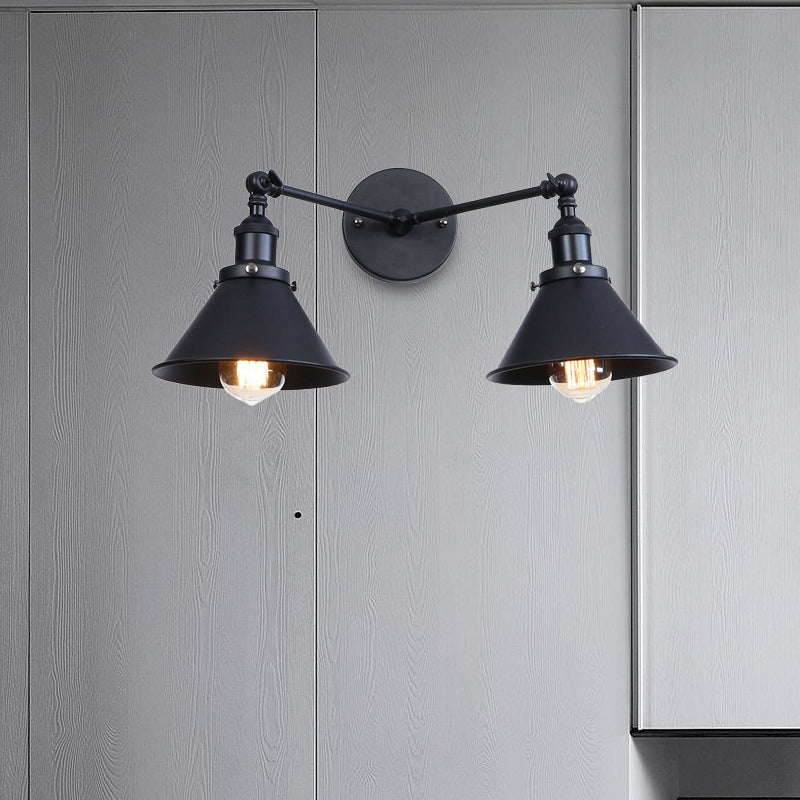 Tire d'ombrage effilée Mur mural Fixture industriel vintage 2 têtes Moup de serrage de la ferme Lumière en noir / laiton