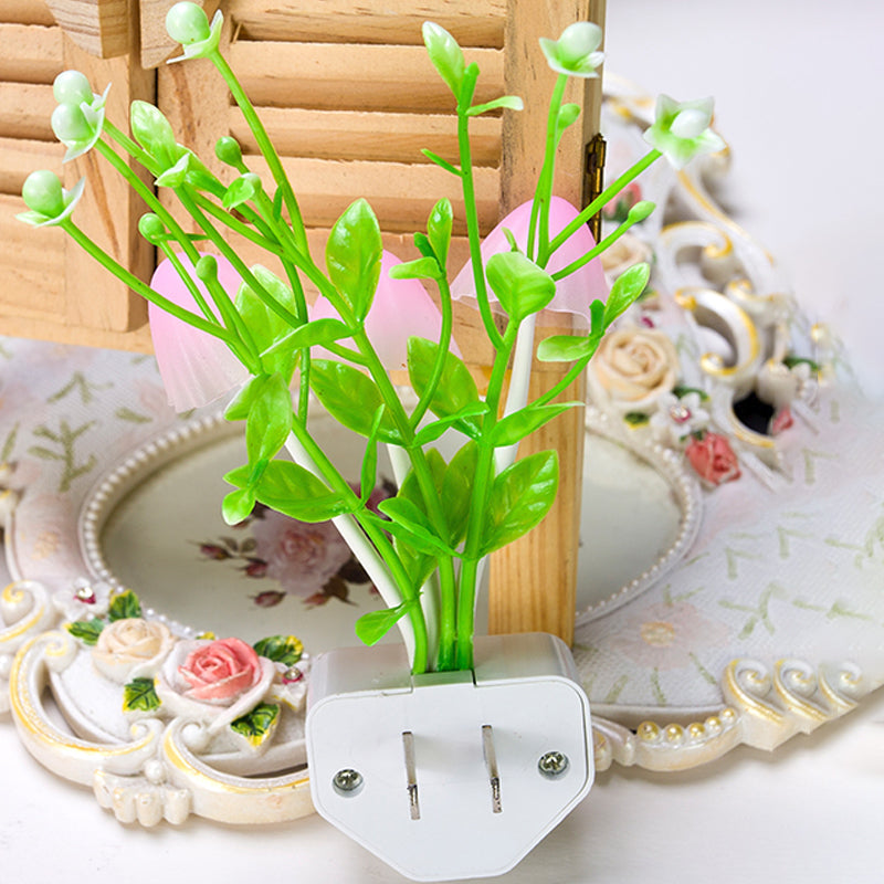 Decorative Seaweed Plastic Wall Lamp Plug-in LED Night Light in Green, Multi-Colored Light