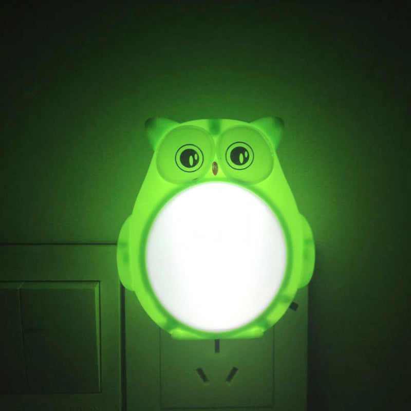 Owl Kids Room Mini Night Light Plastic Cartoon Plug-in LED Wall Lighting Ideas in Red/Green