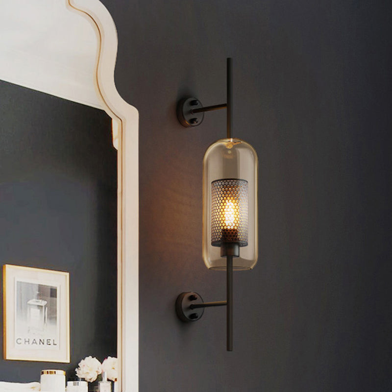 Cognac Glass Black Wall Lampe länglich 1 Glühbirnen -Kolonialwand mit innerem Säulennetzbildschirm, 5 "/6" W.